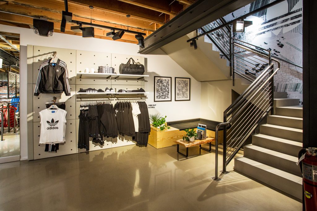 Perforering på den anden side, Lingvistik ADIDAS OPENS ORIGINALS STORE IN VENICE BEACH